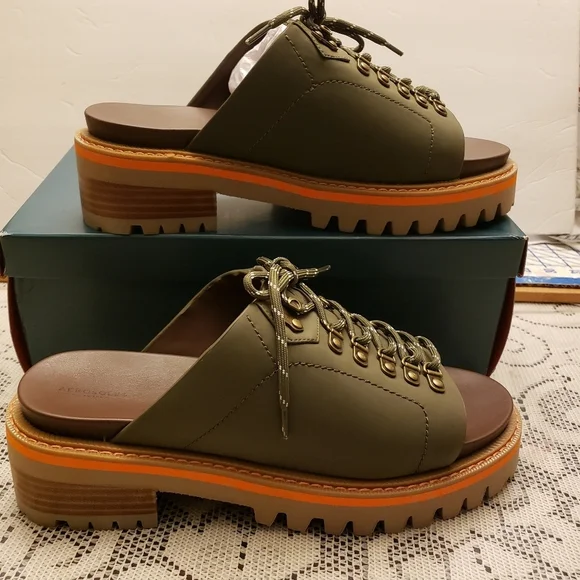 Ladies Aerosoles sandals - Picture 1 of 6